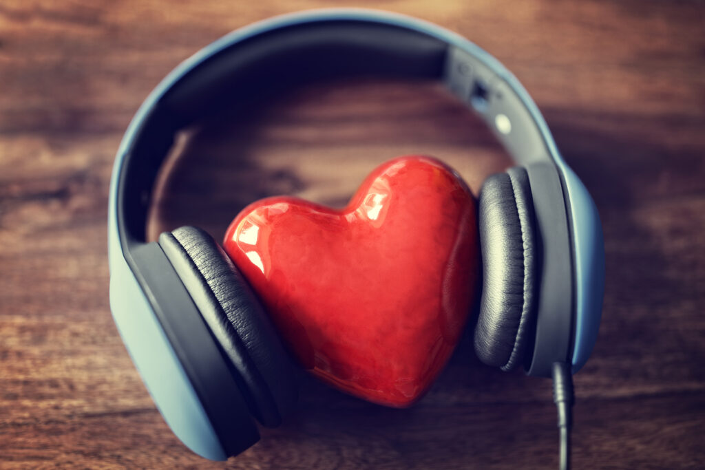 Listening to the market in Belgium, headphones listening to a heart